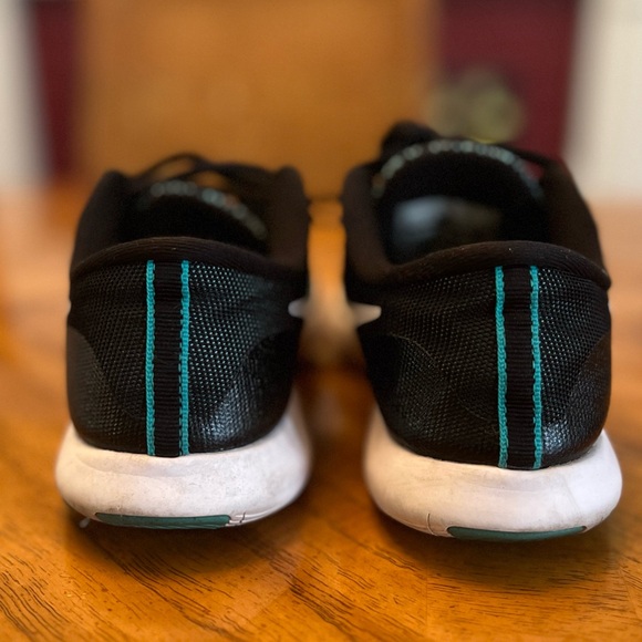 Women Size 6 Nike Flex Contact Running Shoe Sneaker - Picture 4 of 7